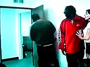 丰满的纳迪亚白惩罚修复 脂肪色情肛门
