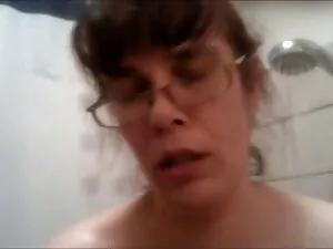 肮脏的大C手淫在卧室里 脂肪乌色情照片