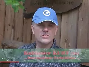 露比欺骗了两个人。 脂肪赤裸裸的老奶奶